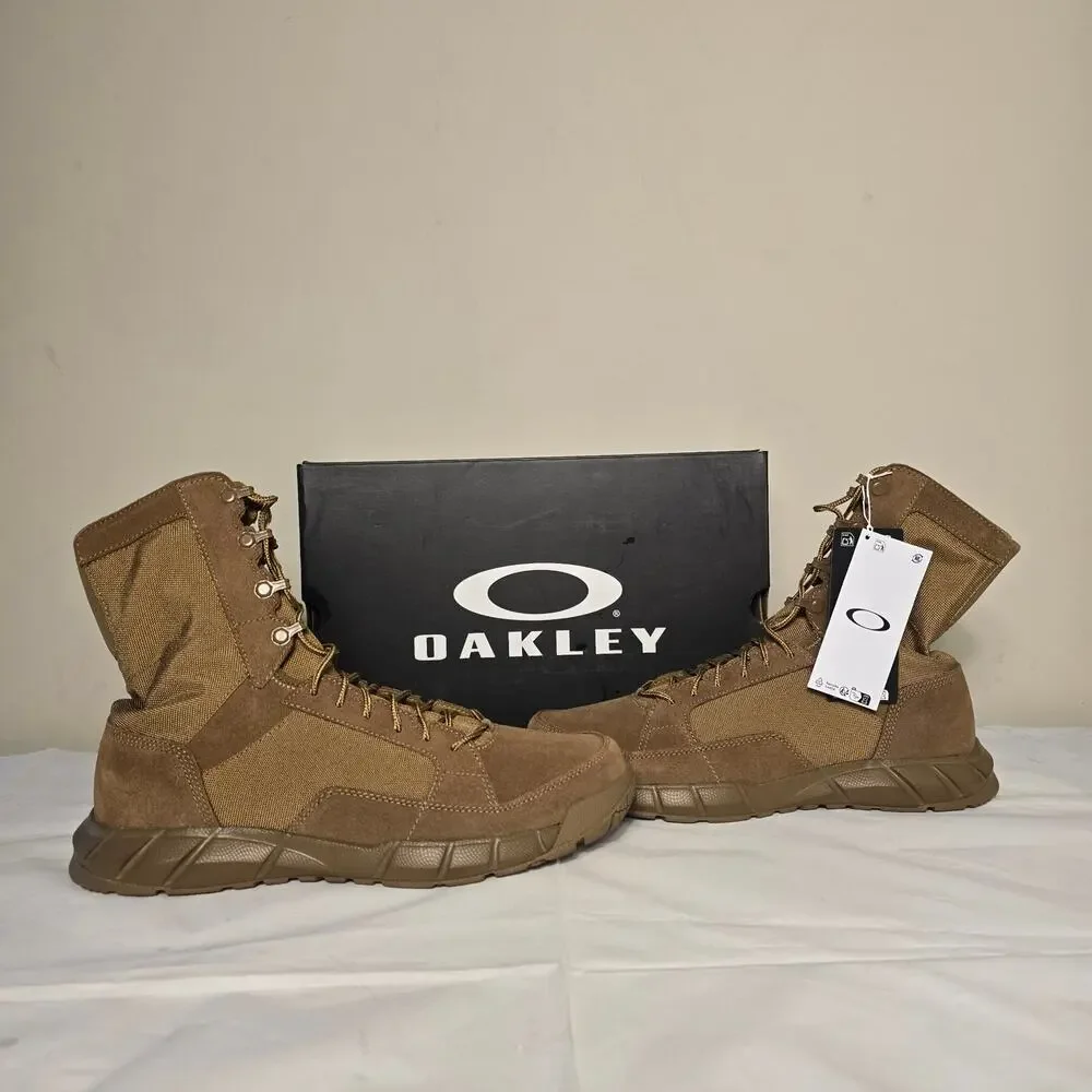 Oakley Mens 11 LT Assault 2 work boots new in the box color coyote.
